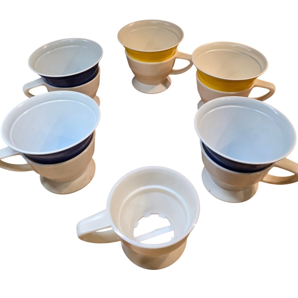 Vintage 1970s Yellow and Blue SOLO Cozy‎ Cups 6 Lifetime holders, 5 cups